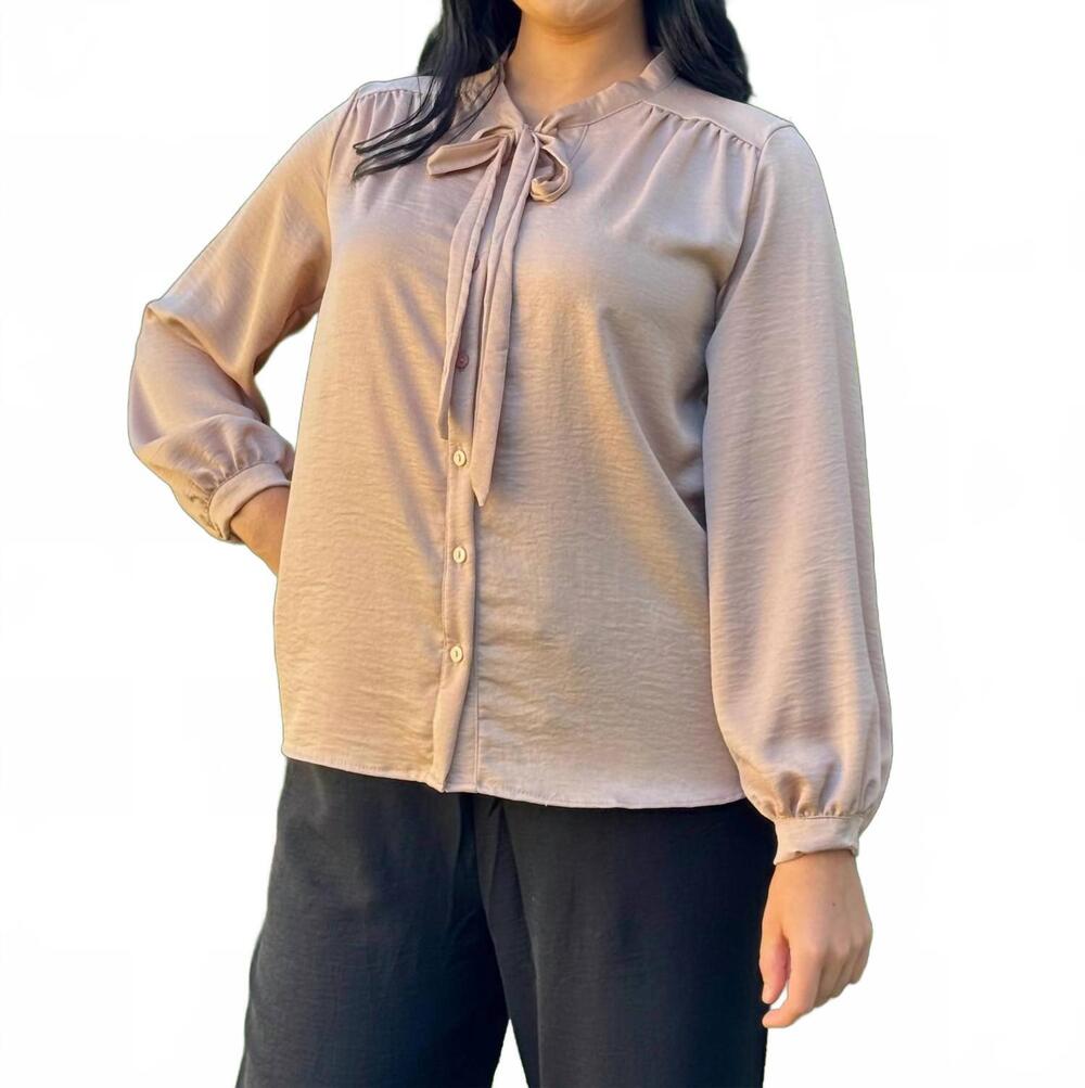 NEW STYLIVE finishing touches top in taupe